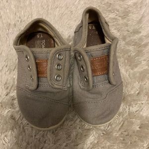 Toddler Boy Size 5 Grey Tom’s Paseo